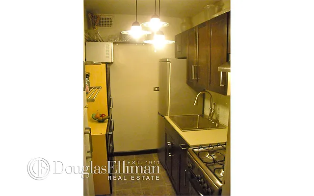 Sold by Douglas Elliman | media 10