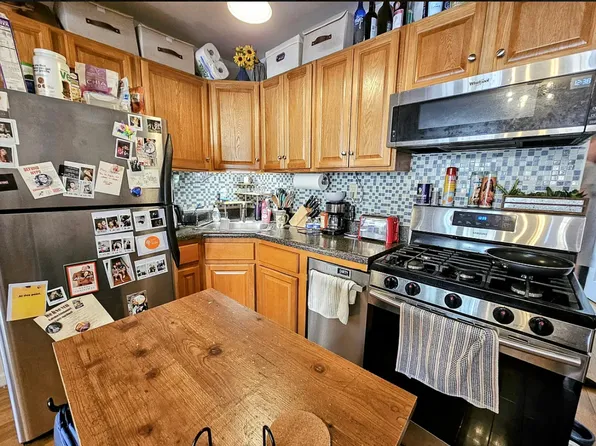 624 Hart Street image 1 of 10