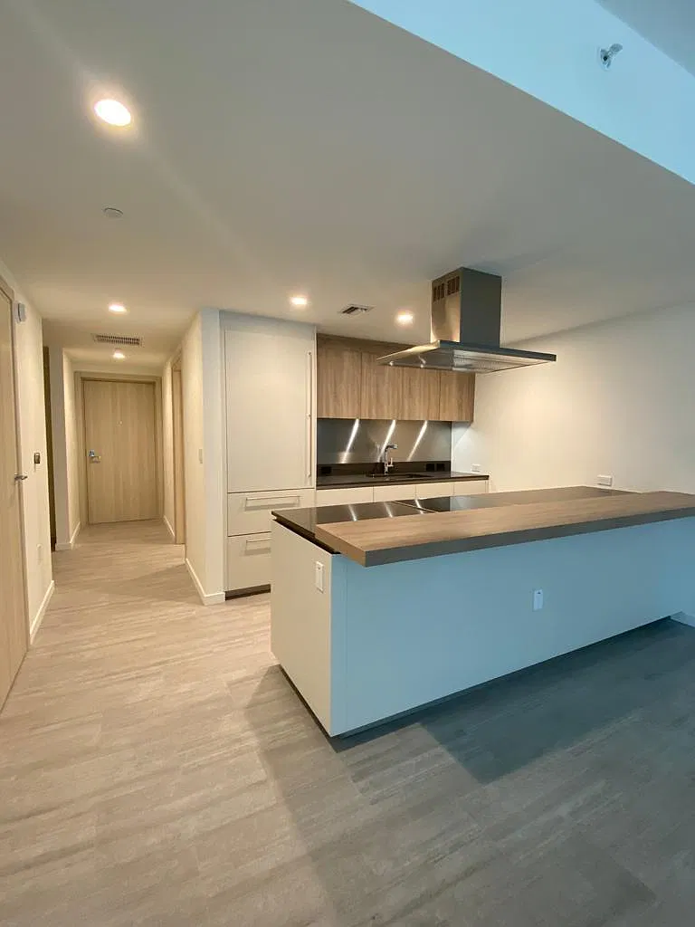 1000 Brickell Plz — Photo 1