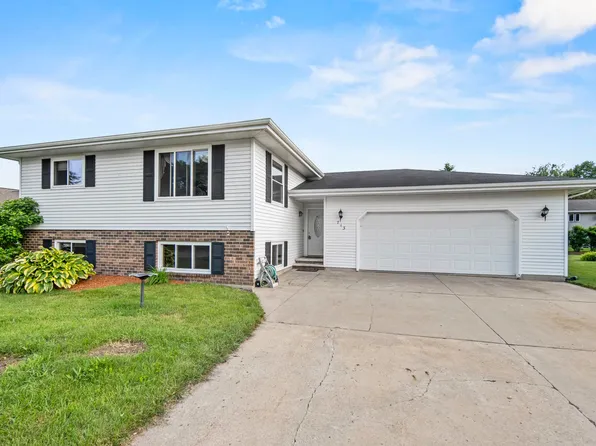 713 Stone Gate Dr, Kimberly, WI 54136