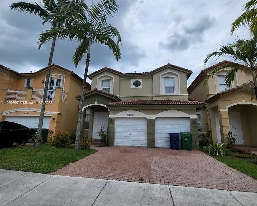 1st image of 11242 NW 74th Ter