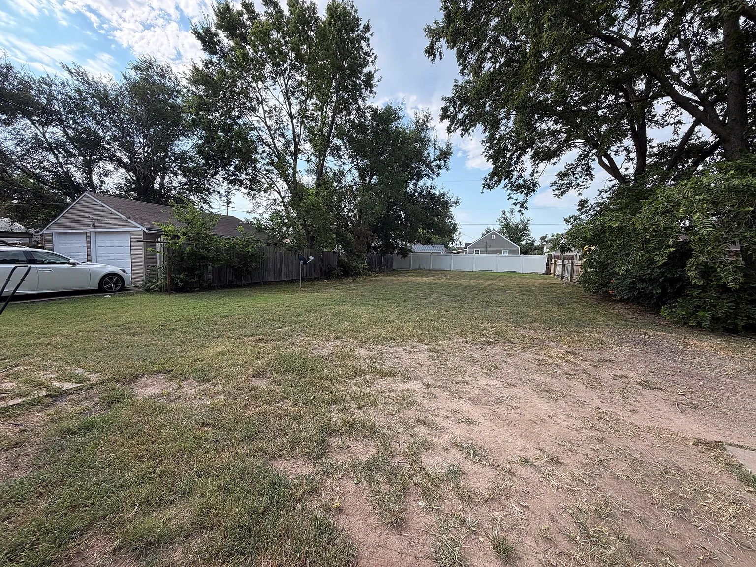 2 bed, 936 sqft, $1,025 — Photo 3