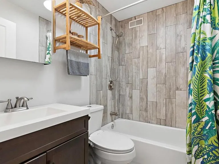 512 N Holly St — Photo 18
