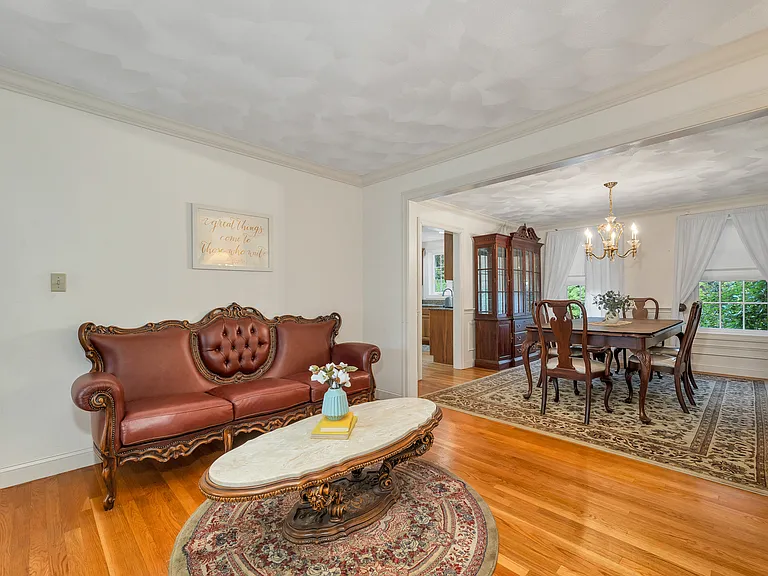 8 Hemlock Ln — Photo 9
