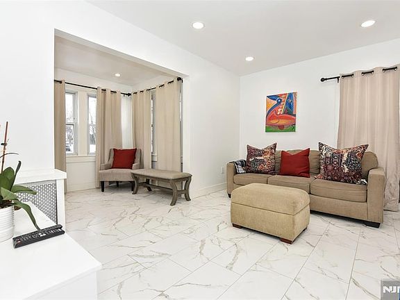 5th image of 111 Teaneck Rd