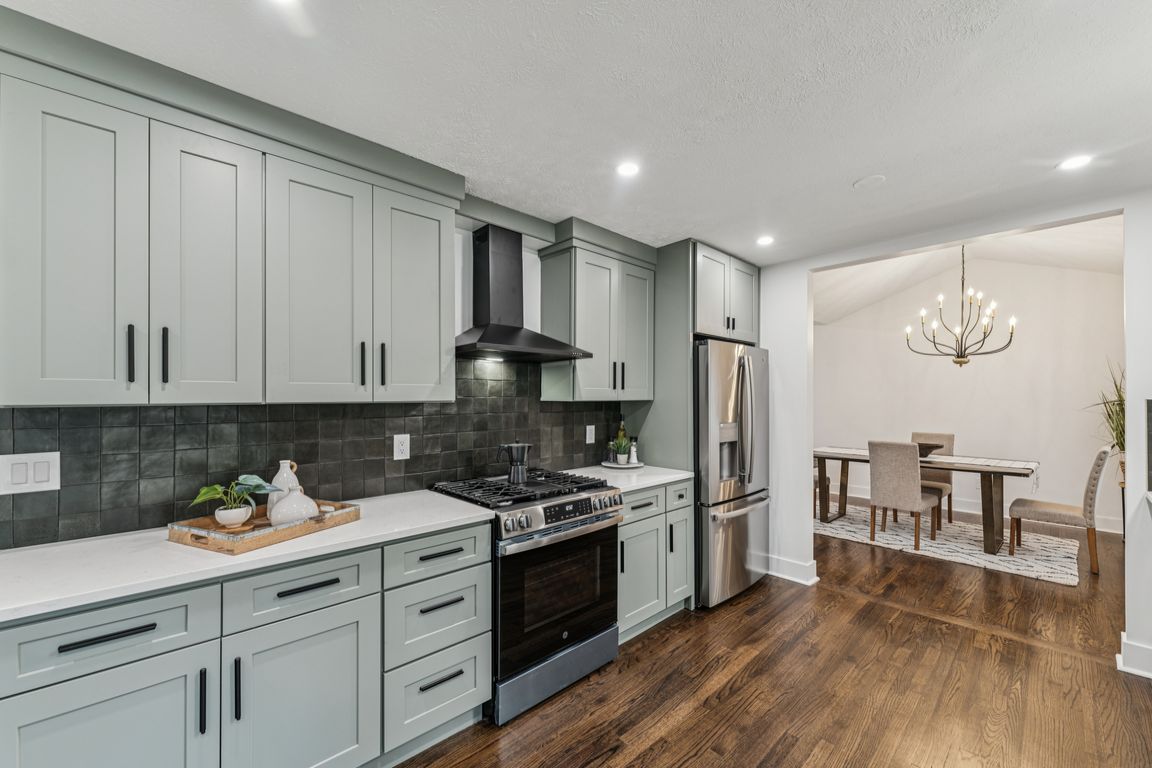 next background image