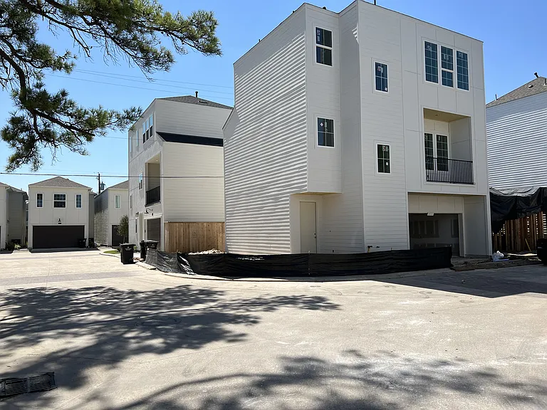 7722 Westside Villas Ln — Photo 23