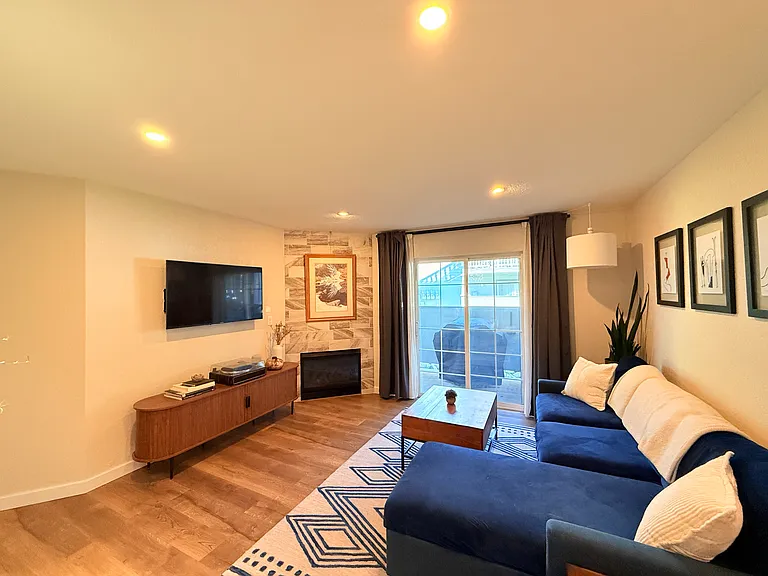 8104 Elk Ln — Photo 1