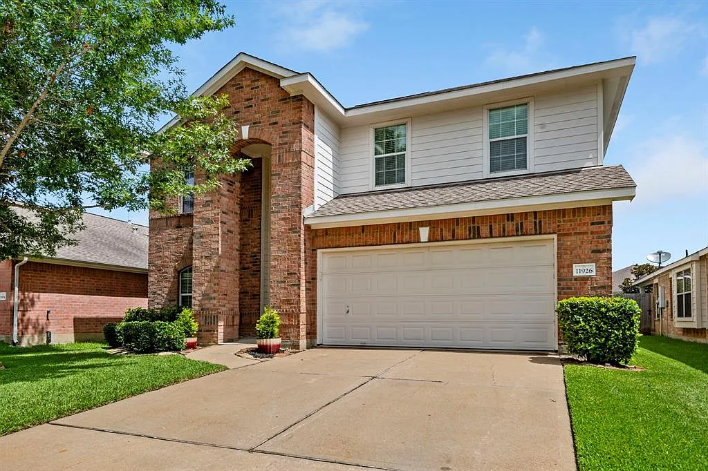 4 bed, 2869 sqft, $3,000 — Photo 1