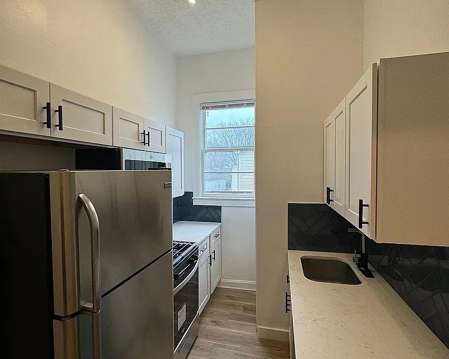 1st image of 3107 Portland Ave #2