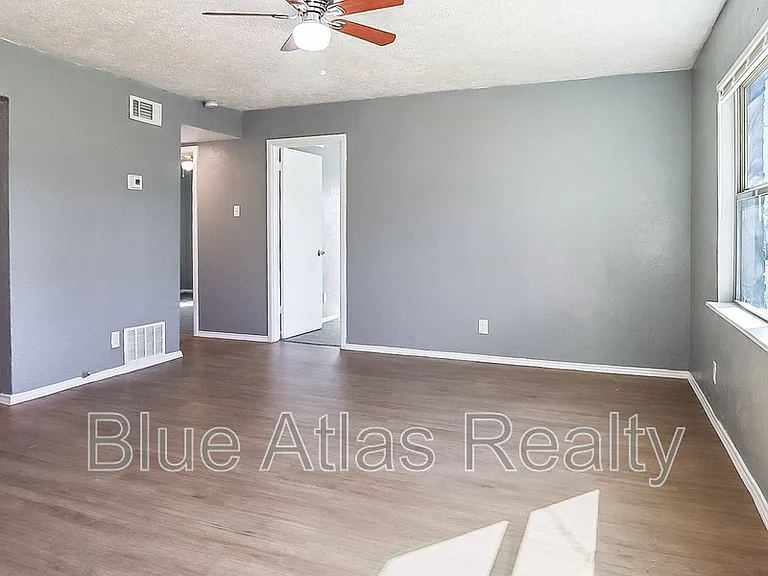 1212 Riverview Dr #B — Photo 3