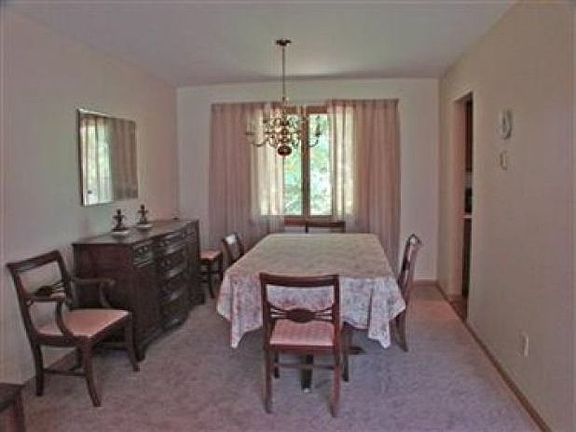 4th image of 323 Royal Oak Blvd