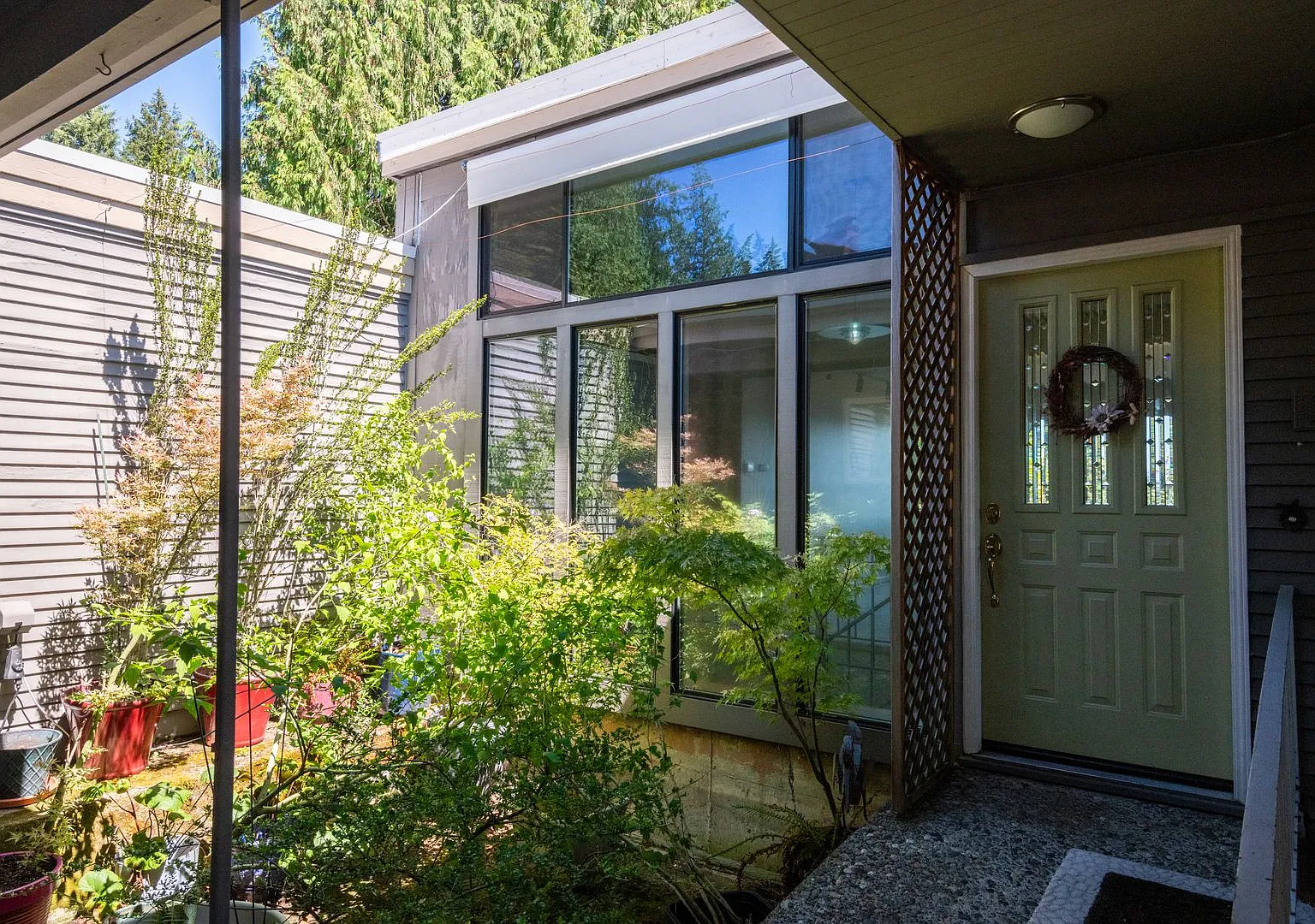 5 Bed Bellevue Home | Lake Views! | 3 Bath | 3,380 Sq Ft — Photo 3