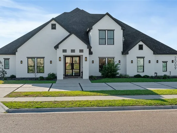 2009 Great Falls Dr, Corpus Christi, TX 78415