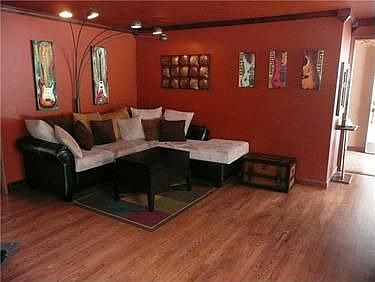 3rd image of 213 Wessex Hills Dr
