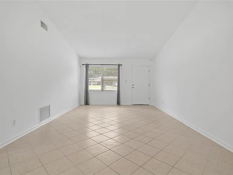 1923 Bonneville Dr — Photo 5