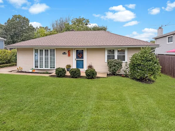 1048 Hermes Ave, Lemont, IL 60439