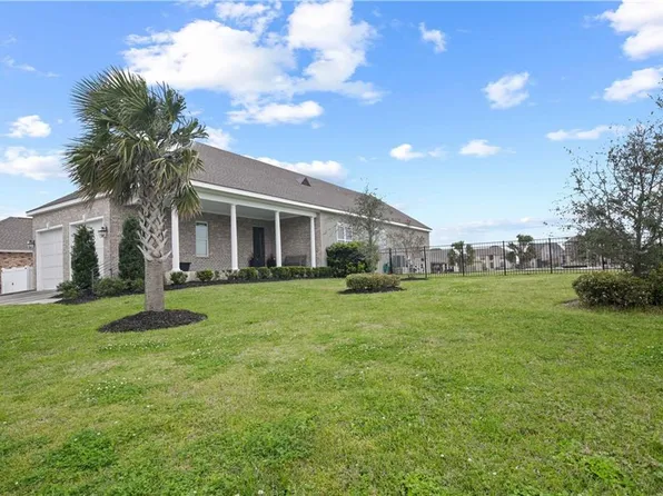 1426 Royal Palm Dr, Slidell, LA 70458