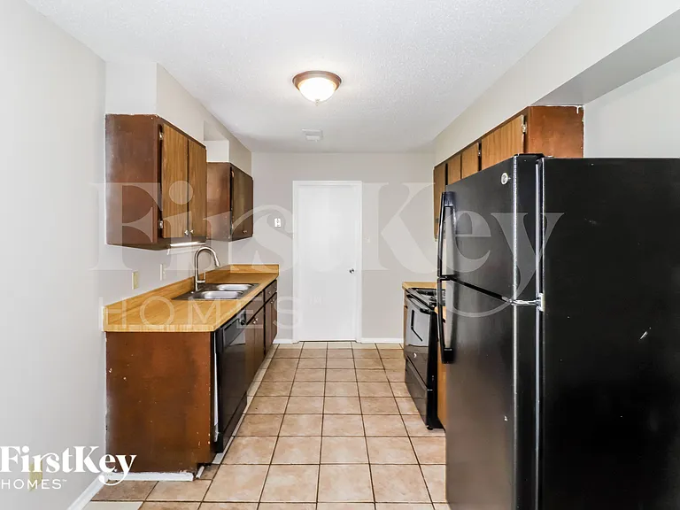 5728 Ballenmoor Dr — Photo 6