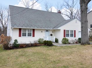 26 Overlook Rd, Ardsley, NY 10502