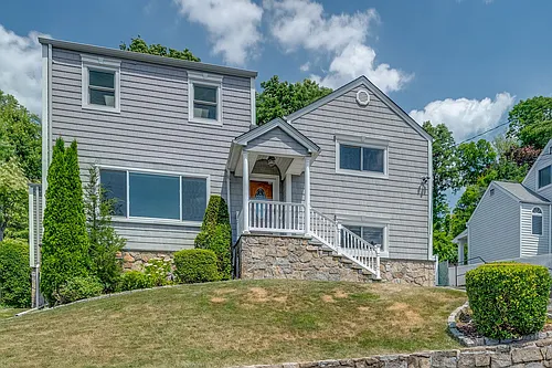114 Candlewood Dr Photo 1