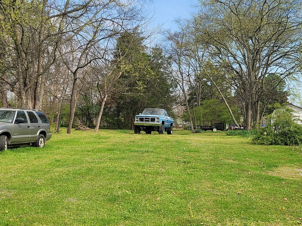 2nd image of 1 Buckingham Ln Lot 1