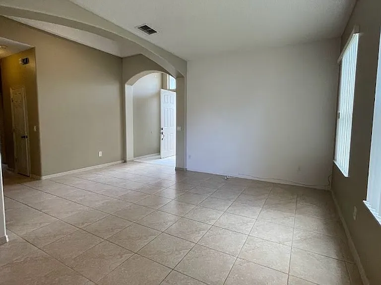 1819 Wedgewood Way — Photo 7
