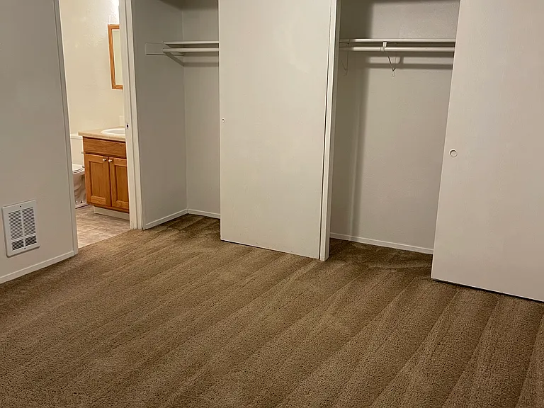 The Crossing Apartments — Photo 19