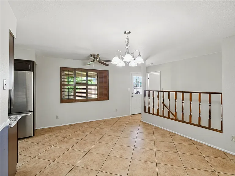 1306 W 12th St — Photo 10