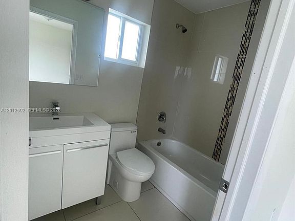 4th image of 2121 NW 72nd St #2121
