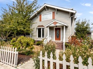 621 Bell St APT A, Edmonds, WA 98020