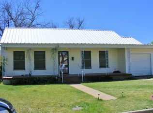 803 N 6th St, Ballinger, TX 76821