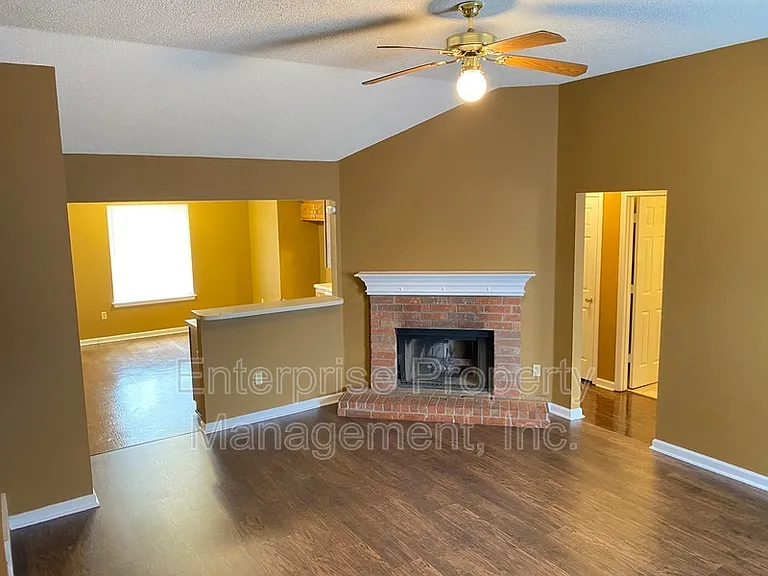6496 Amberwood Cv — Photo 4
