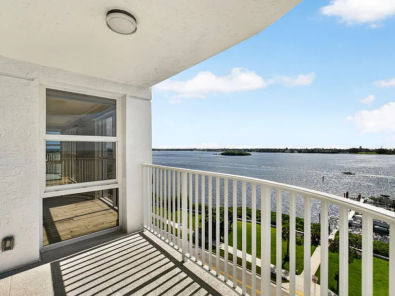 3901 S Flagler Dr #903 — Photo 24