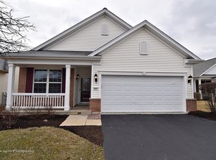 2827 Beacon Point Cir, Elgin, IL 60124