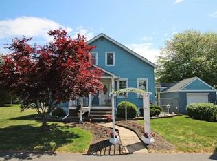 70 Elm St, Edison, NJ 08817