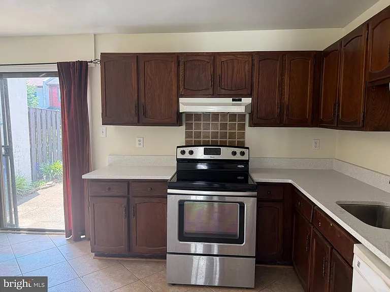 1155 Dublin Pl — Photo 9