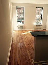 Rented by Metropolis Real Estate of Manhattan