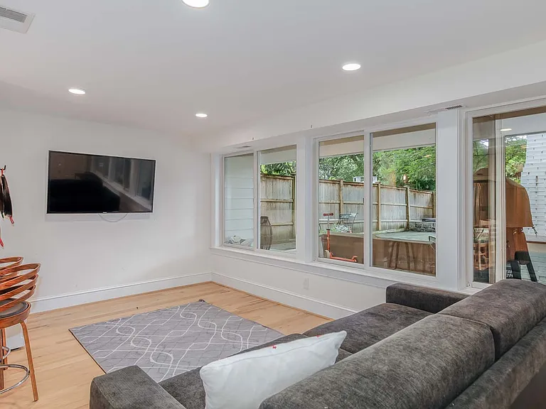 3224 Cleveland Ave NW — Photo 15