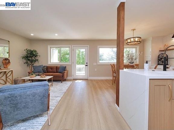 3rd image of 1732 Oakmont Dr APT 8
