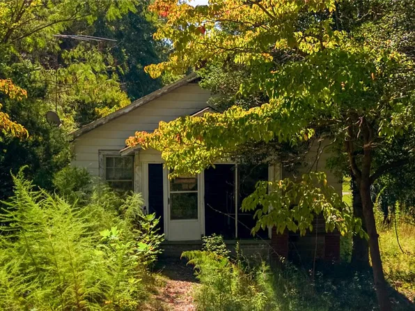 307 W South 2nd St, Seneca, SC 29678
