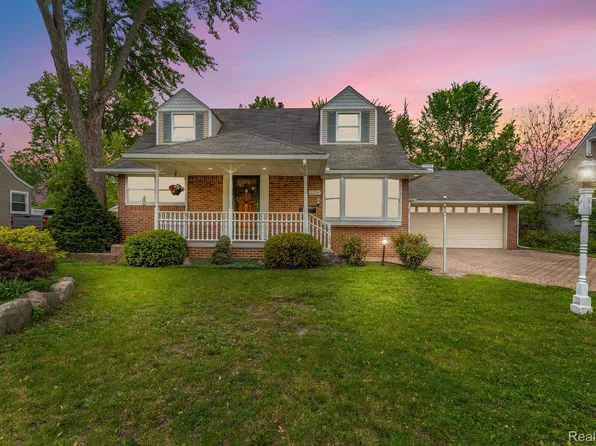 32534 Rosslyn Ave, Garden City, MI 48135