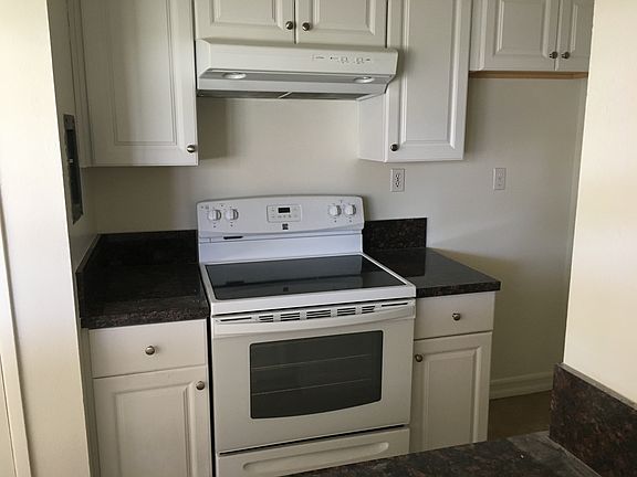 4th image of 2919 N White Ave