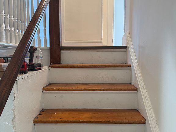 5th image of 206 Speedwell Ave Floor 2