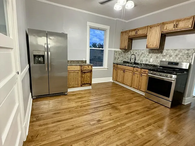 5214 W Giddings St #2 — Photo 8