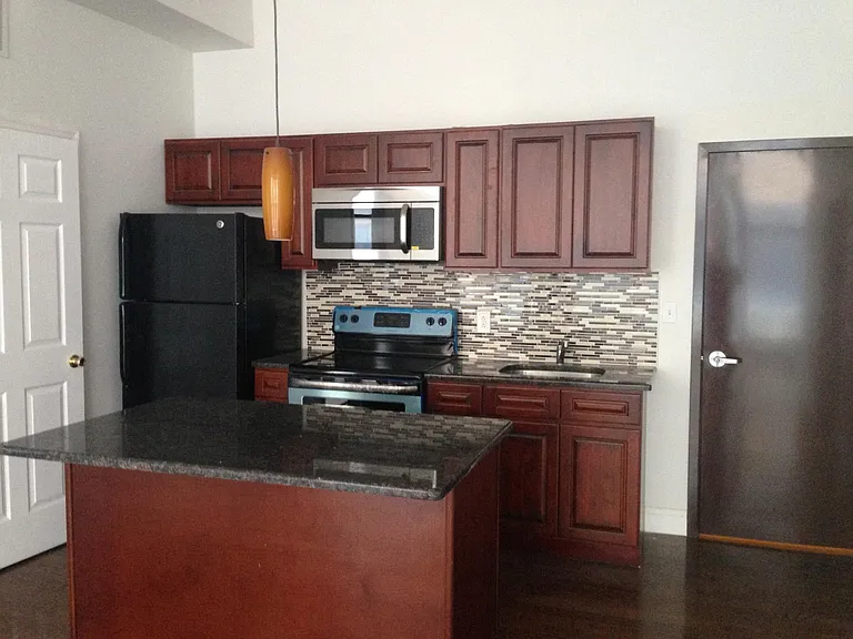 1033 Chestnut St #401 — Photo 5