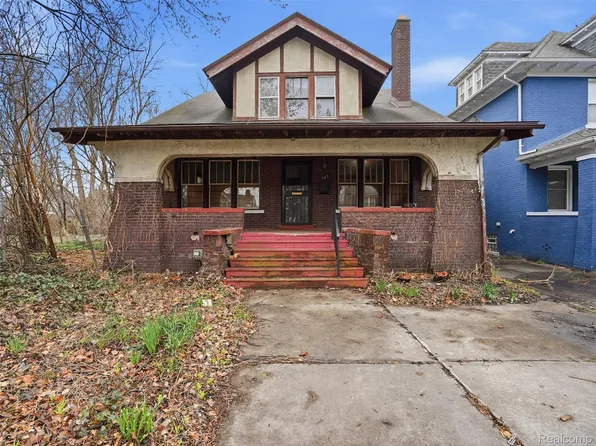 563 Chalmers St, Detroit, MI 48215