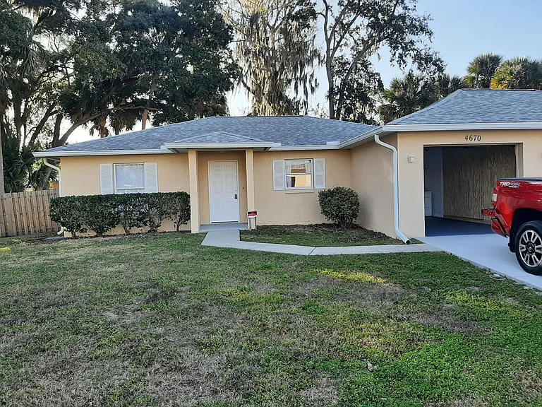 4670 Spruce Creek Rd — Photo 1