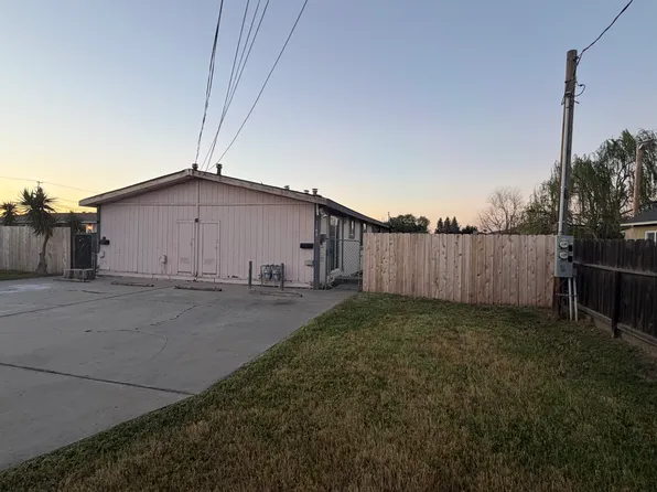 1143 Angelus St, Turlock, CA 95380