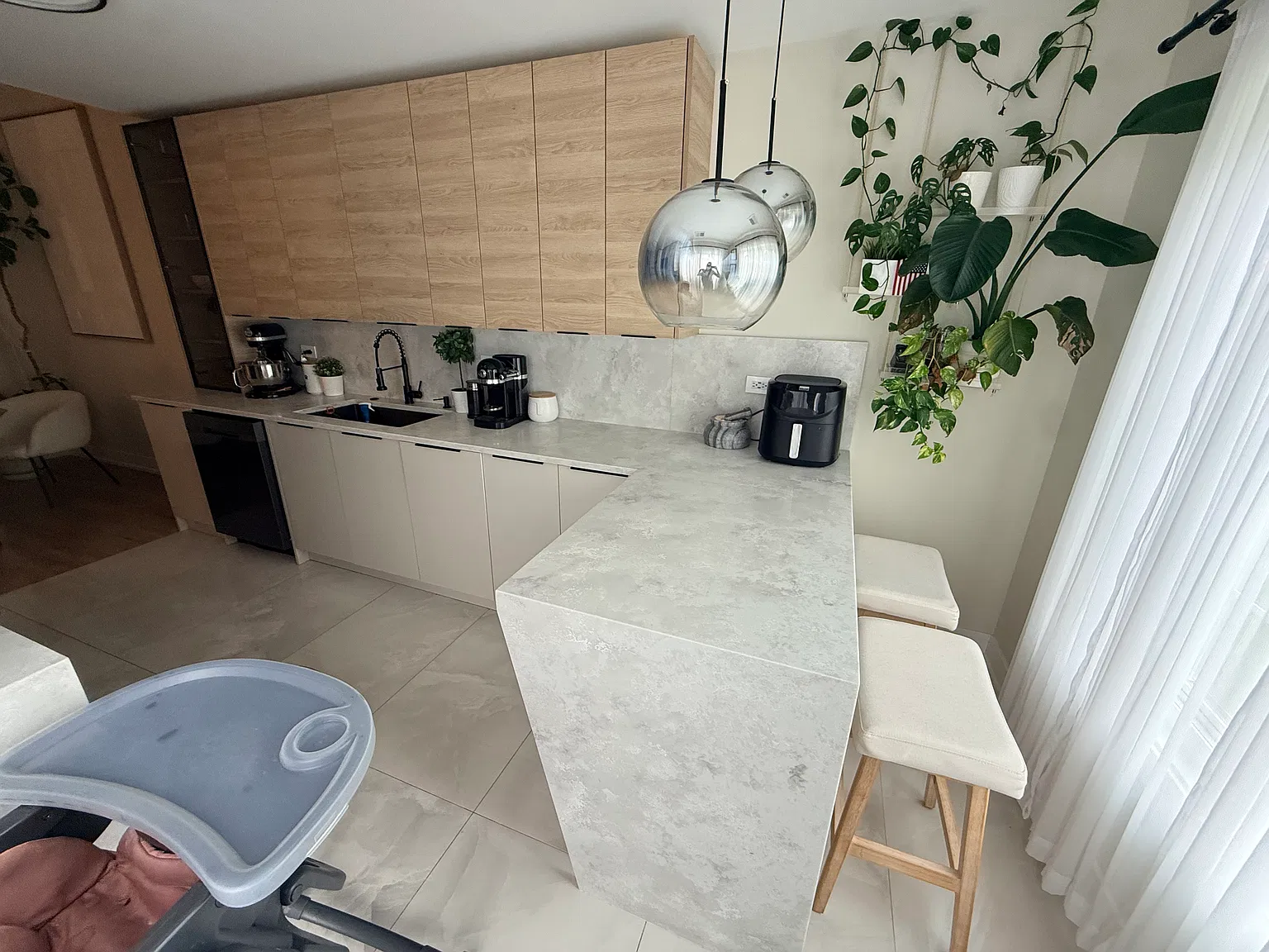 2 bed, $2,500 — Photo 3